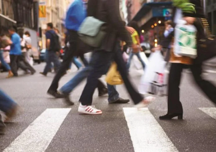 Eurostat: Οι Έλληνες εγκαταλείπουν το πατρικό τους 4 χρόνια αργότερα σε σχέση με τον ευρωπαϊκό μέσο όρο