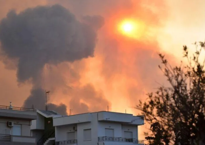 Έρευνα ΑΠΘ: Μεγάλη επιβάρυνση της ποιότητας του αέρα λόγω καύσωνα και πυρκαγιών
