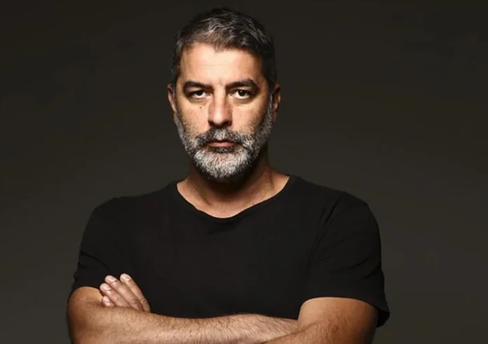 Στην Τροχαία ο Βασίλης Μπισμπίκης – Προκάλεσε φθορές σε 10 σταθμευμένα αυτοκίνητα