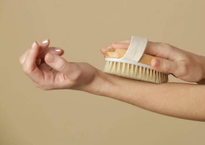 Dry Brushing: Τα μυστικά για να το κάνεις σωστά