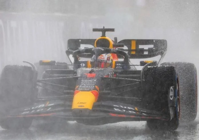 Grand Prix Ολλανδίας: Η βροχή δεν εμπόδισε τον Φερστάπεν να ισοφαρίσει το ρεκόρ του Φέτελ