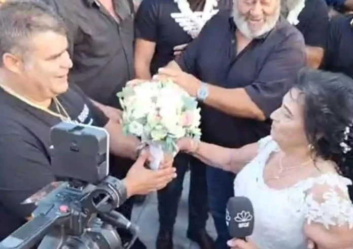 Κρήτη: Παντρεύτηκαν η 82χρονη Παρασκιώ και ο 41χρονος Κωστής στο Ηράκλειο