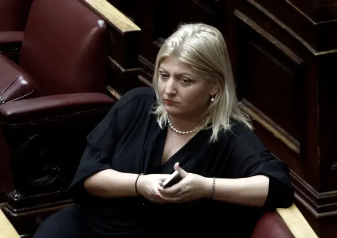 Ξεσπά η πρώην βουλευτής του ΣΥΡΙΖΑ, Γεωργία Γεννιά: Αρκετά! Ξεκαβαλικέψτε από το καλάμι