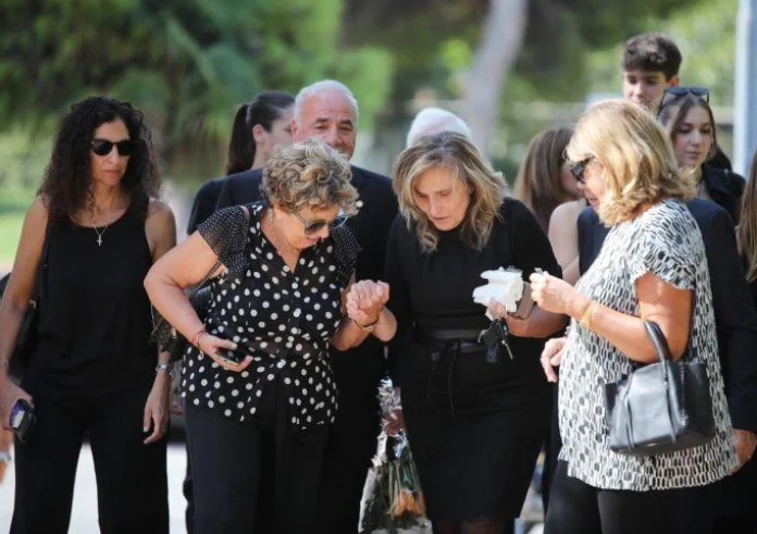 Κοουτσάρα μου, το παιχνίδι δεν τελείωσε, πήρες απλά ένα τάιμ άουτ