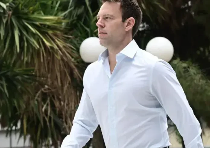 Δίδυμος αδελφός του Τσίπρα: Το Twitter διχάστηκε ήδη με τον Στέφανο Κασσελάκη