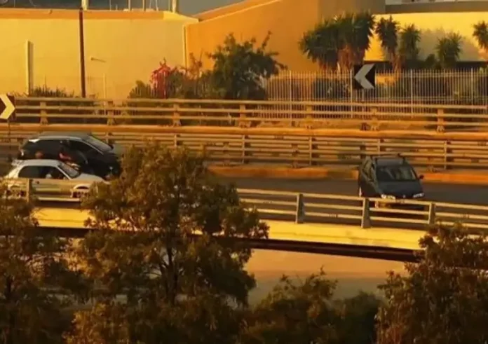 Κηφισός: Οδηγός μπήκε στο αντίθετο ρεύμα κοντά στην έξοδο στην παραλιακή - Δείτε βίντεο