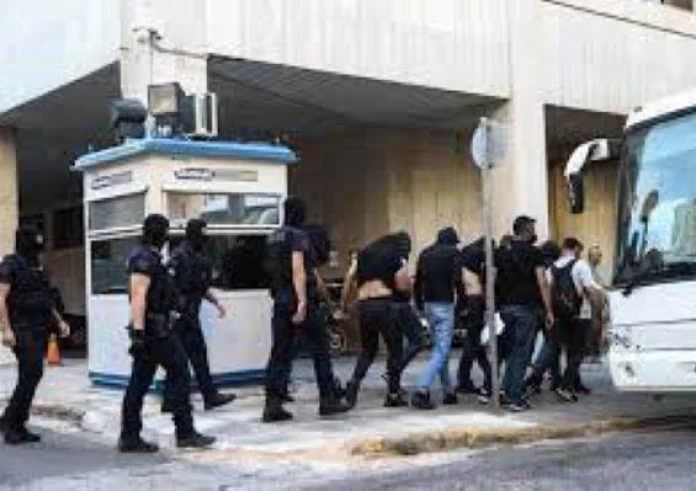 Νέα Φιλαδέλφεια: Ποινική δίωξη σε 104 χούλιγκανς για τη δολοφονία του 29χρονου– Ανθρωποκτονία και εγκληματική οργάνωση