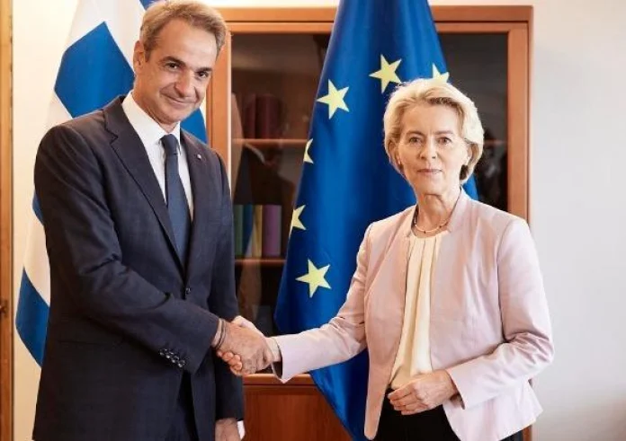 Φον ντερ Λάιεν σε Μητσοτάκη: Η Ελλάδα θα μπορέσει να πάρει 2,2 δισ ευρώ από την ΕE για τις καταστροφές