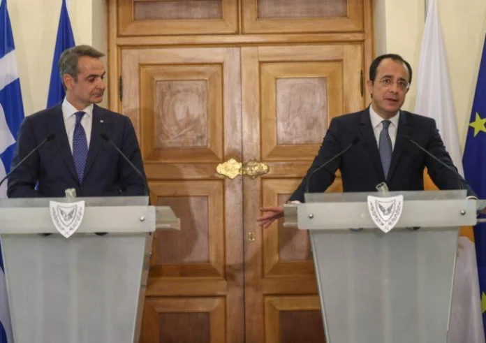 Κυριάκος Μητσοτάκης: Επικοινώνησε με τον Χριστοδουλίδη για τις επιθέσεις των Τουρκοκυπρίων