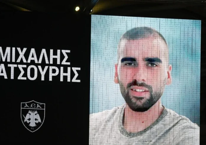 Συγκλονίζει η μητέρα του Μιχάλη Κατσουρή: «Πώς κοιμάται η συνείδησή του που έσφαξε το παιδί μου;»