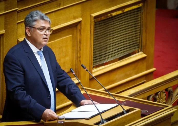 Νάτσιος: Το “εκκενώστε” είναι το νέο σύνθημα αντιμετώπισης των πυρκαγιών