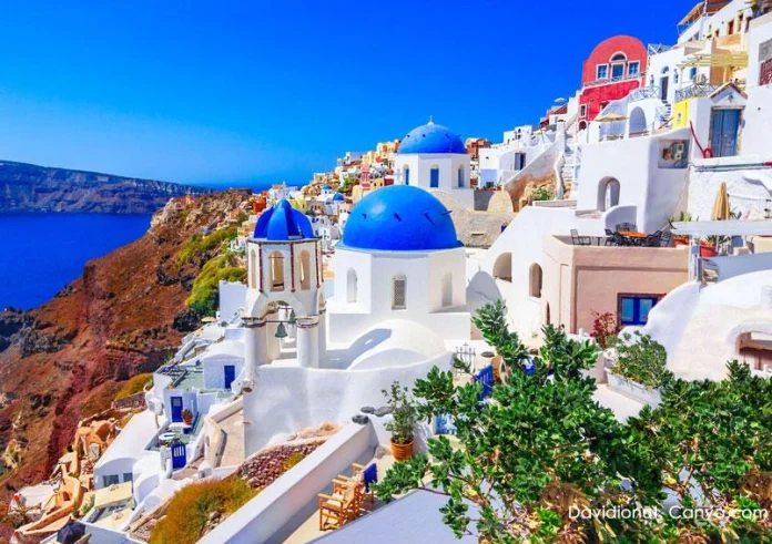 Έρχονται κατεδαφίσεις στη Σαντορίνη; Παρέμβαση του Υπ. Περιβάλλοντος για το «πάρτι» αυθαιρεσίας