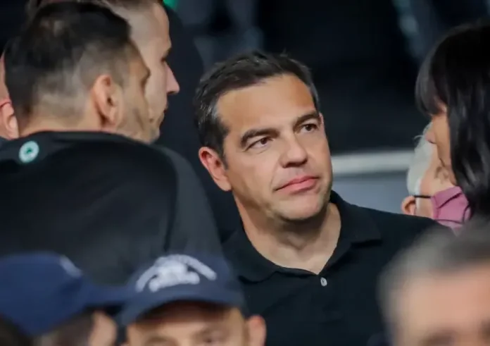 Μια ετερόκλητη παρέα στο γήπεδο για τον Παναθηναϊκό