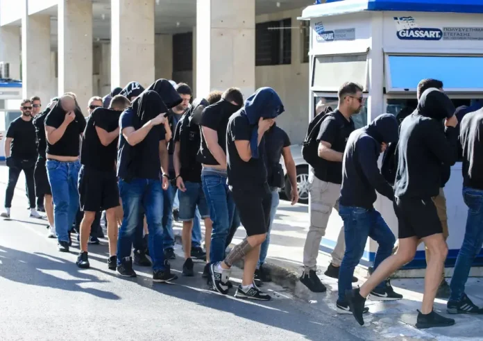 «Καταπέλτης» τα εντάλματα προσωρινής κράτησης: Ύποπτοι φυγής και τέλεσης νέων αδικημάτων οι Κροάτες χούλιγκαν