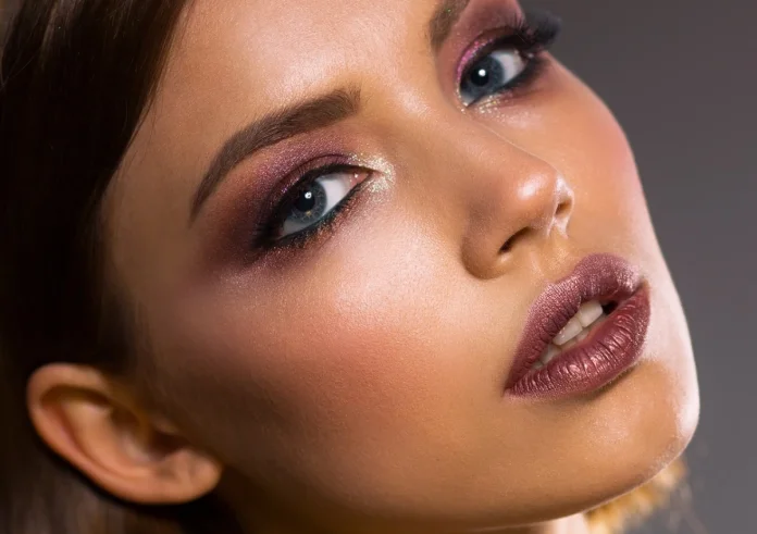 Πώς να αποκτήσετε πιο ανοιχτά μάτια με το eyeliner. Το μυστικό που χρησιμοποιούν οι Ισπανίδες