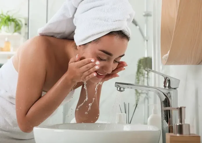 Πέντε skincare συστατικά που θα χαρίσουν ένα glowy αποτέλεσμα στο πρόσωπό σου