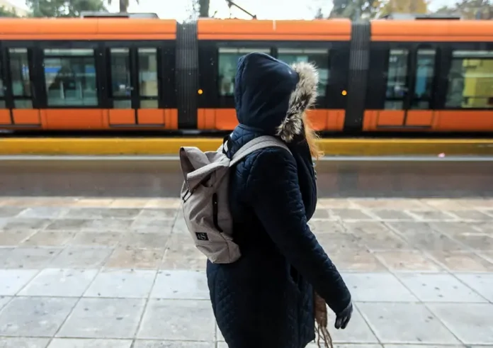 Τσουχτερό κρύο σε όλη την Ελλάδα – Πόσο θα δείχνουν τα θερμόμετρα και πότε έρχεται η νέα ψυχρή λίμνη