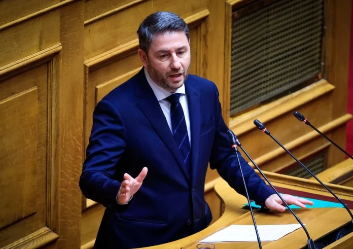 Ολομέτωπη επίθεση Ανδρουλάκη σε Μητσοτάκη: «Πόντιος Πιλάτος ολιγοπωλίων και τραπεζών»