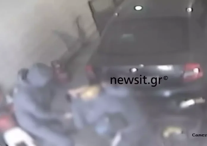 Θεσσαλονίκη: Άγρια επίθεση σε υπάλληλο βενζινάδικου που φορούσε ζακέτα του Άρη – Βίντεο ντοκουμέντο