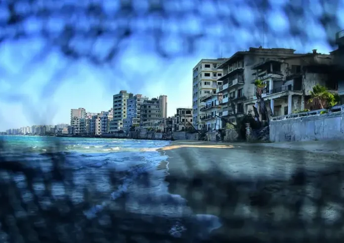 Αμμόχωστος: Ανοιχτή πληγή η πόλη - φάντασμα 50 χρόνια μετά την εισβολή του Αττίλα 2