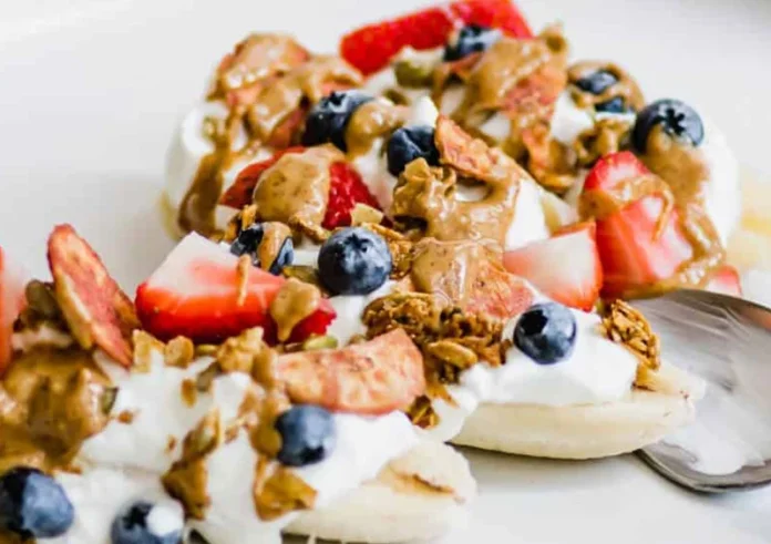 Healthy banana split με λίγες θερμίδες