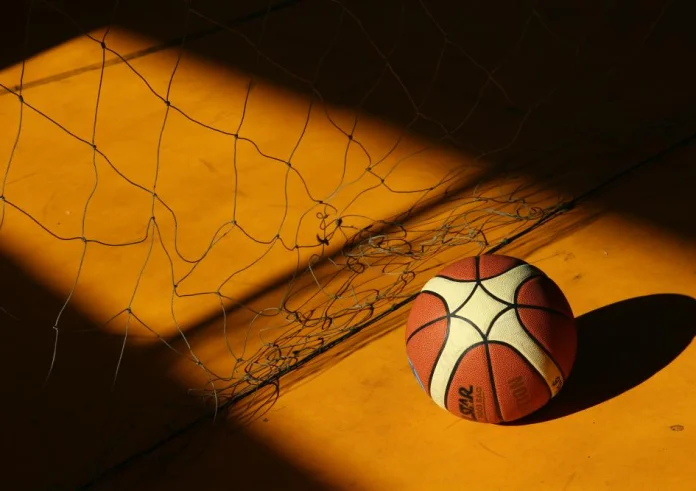 Άφαντος ακόμη ο μπασκετμπολίστας που ξυλοκόπησε και δάγκωσε την σύντροφο του