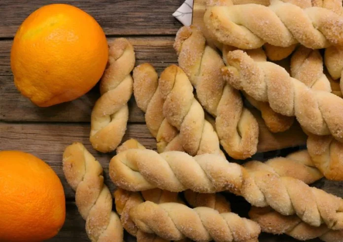 Τραγανά κουλουράκια πορτοκαλιού με πασπαλισμένη ζάχαρη (νηστίσιμα)