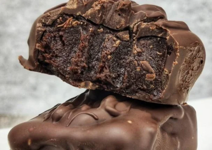 Συνταγή: Brownies ψυγείου με 4 μόνο υλικά - Χωρίς ζάχαρη
