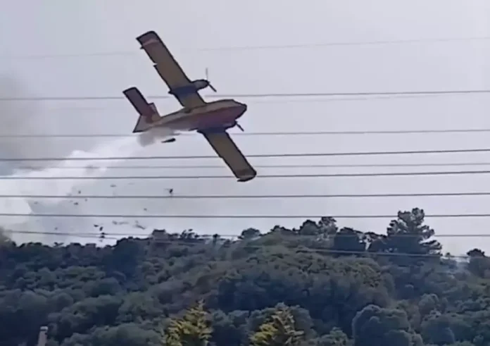 Φωτιά στη Ναυπακτία: Canadair παραλίγο να συντριβεί