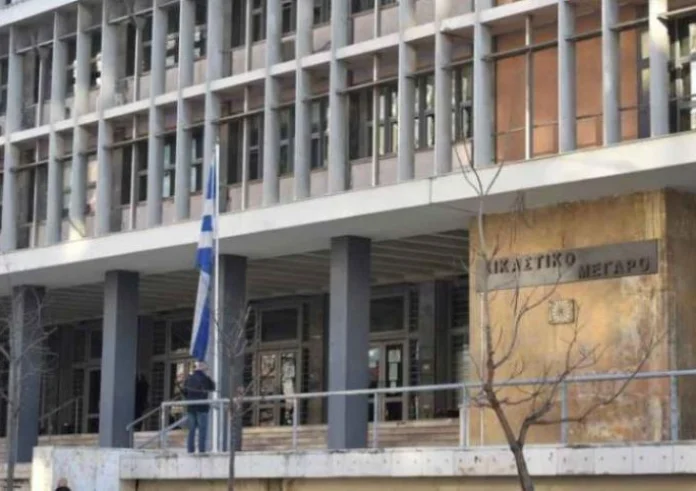 Θεσσαλονίκη: Αναβλήθηκε η δίκη των 49 συλληφθέντων στο ΑΠΘ – Αφέθηκαν όλοι ελεύθεροι