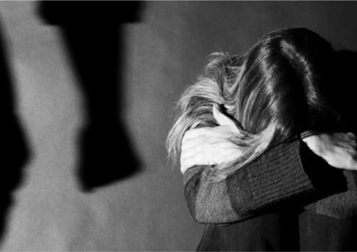 Βόλος: Έπιασε από τον λαιμό και απείλησε την πρώην σύζυγό του για τον λογαριασμό του κλιματιστικού