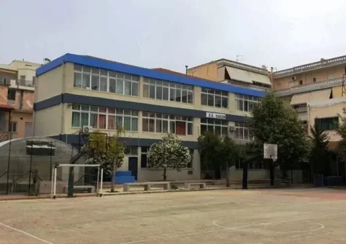 Χανιά: Στιγμές τρόμου για 18χρονο μαθητή στο ΕΠΑΛ – Εξωσχολικοί τον χαράκωσαν στο πρόσωπο