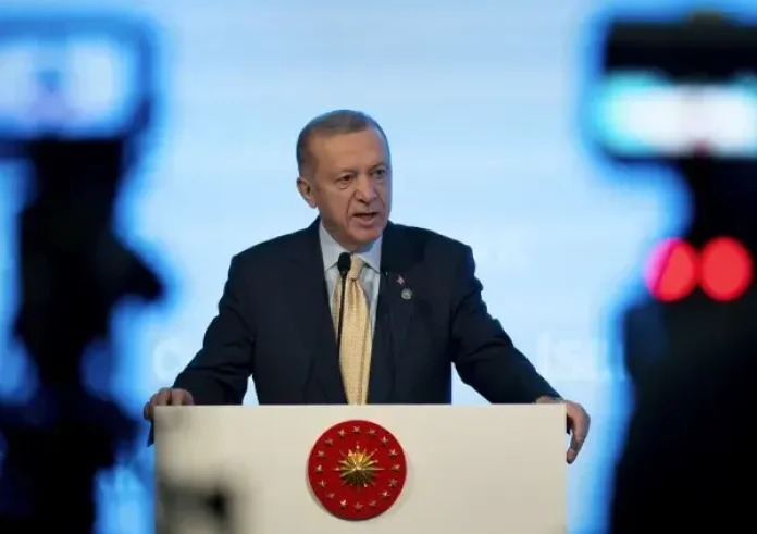 Προκλητική φιέστα Ερντογάν στα Κατεχόμενα: Επιθέσεις σε Μητσοτάκη - Δένδια, απάντησε η Αθήνα