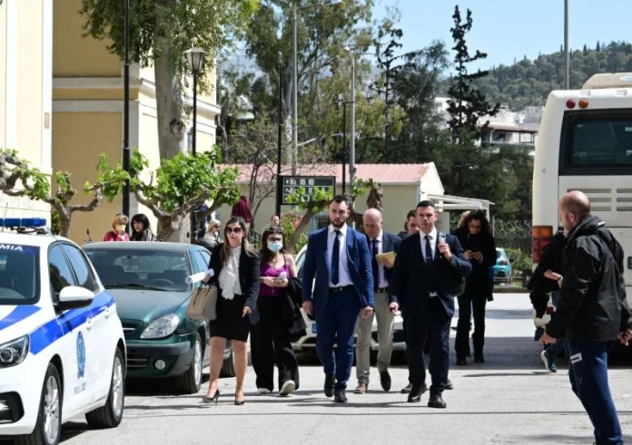 Ξύλο στη Βουλή: Το υπόμνημα που κατέθεσε ο Κωνσταντίνος Φλώρος στην ανακρίτρια – Ουδέποτε χτύπησα τον Γραμμένο στο πρόσωπο