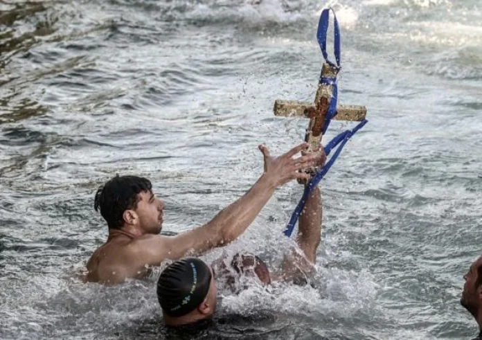 Καιρός: Σύντομη αλλαγή το τριήμερο των Φώτων. Πότε και πού αναμένονται βροχές