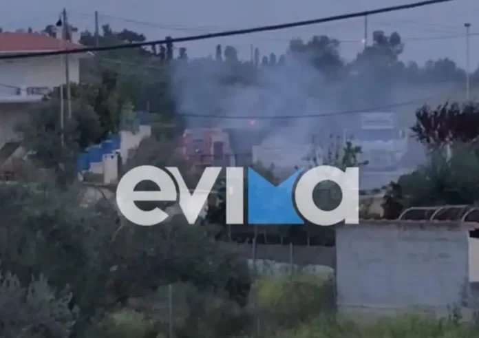 Χαλκίδα: Φωτιά και εκρήξεις σε αποθήκη σε κατοικημένη περιοχή