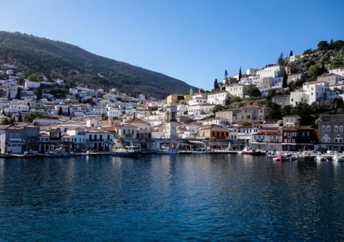 Το νησί που ξεπέρασε Μύκονο και Σαντορίνη: Πιο ακριβές τιμές για το Πάσχα