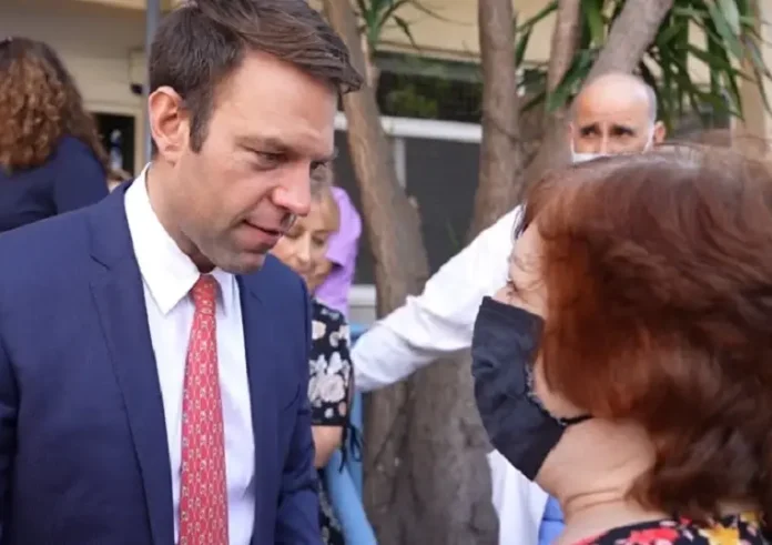 Ερώτηση πολίτη σε Κασσελάκη: «Μην με παρεξηγήσεις, είσαι αριστερός;»