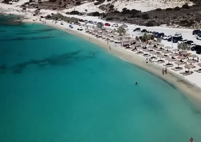 Στις Κυκλάδες η πιο καθαρή παραλία για το 2024 παγκοσμίως
