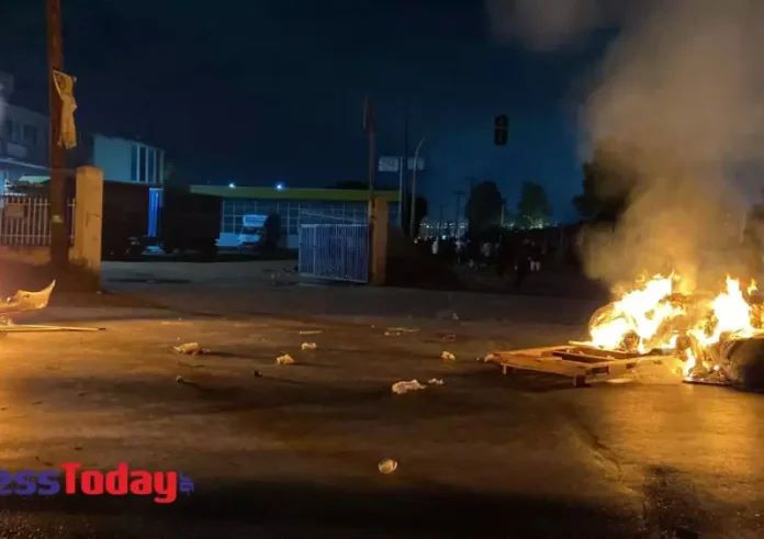 Θεσσαλονίκη: Επεισόδια Ρομά σε συγκέντρωση για τον θάνατο του 17χρονου στη Βοιωτία