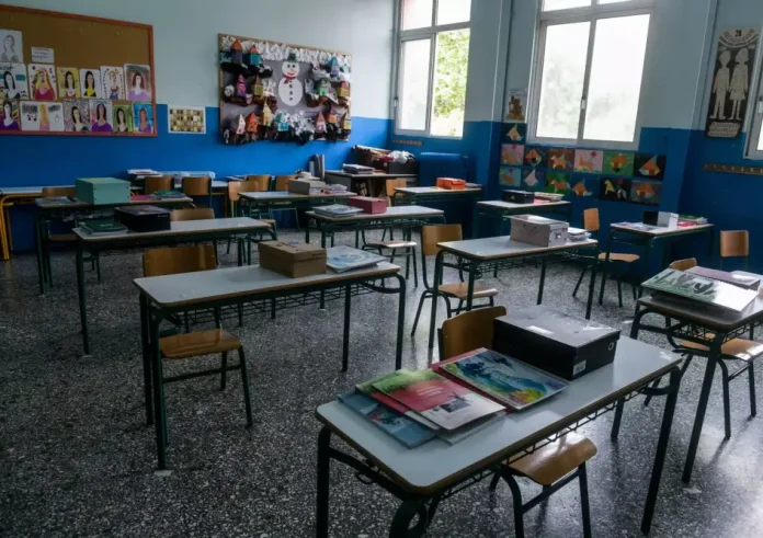 Θεσσαλονίκη: Αθωώθηκαν οι 14 κατηγορούμενοι για τον ανεμιστήρα που έπεσε σχολείο και τραυμάτισε μαθητές