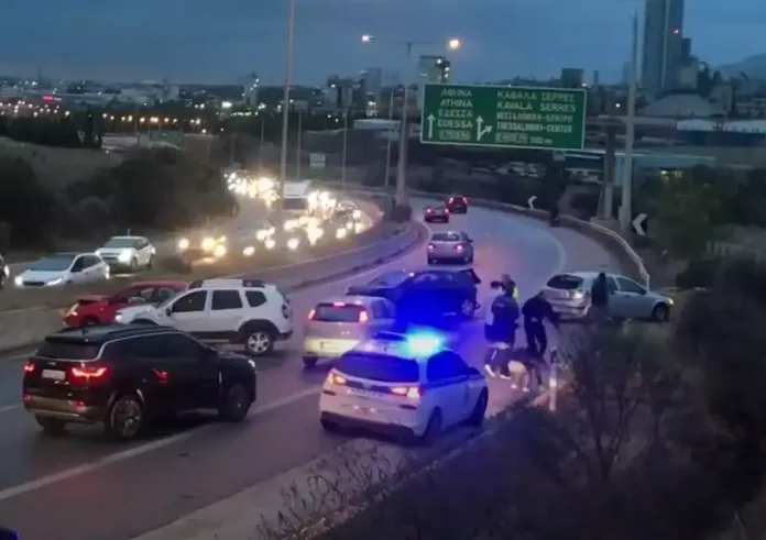 Θεσσαλονίκη: Καραμπόλα 5 οχημάτων στον περιφερειακό λόγω βροχής