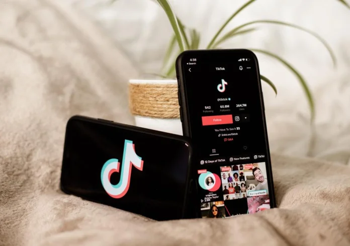 Τα 10 κορυφαία trend στο TikTok για το 2023 – Από την «Ρωμαϊκή Αυτοκρατορία» στον Wes Anderson