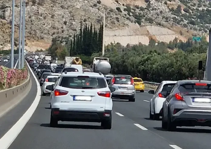 Καταργείται ο φόρος στα καύσιμα, έρχονται τα τέλη με το χιλιόμετρο
