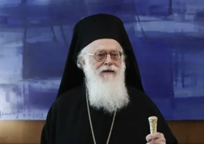 Διασωληνώθηκε ο Αρχιεπίσκοπος Αλβανίας Αναστάσιος – Μεταφέρθηκε στη ΜΕΘ