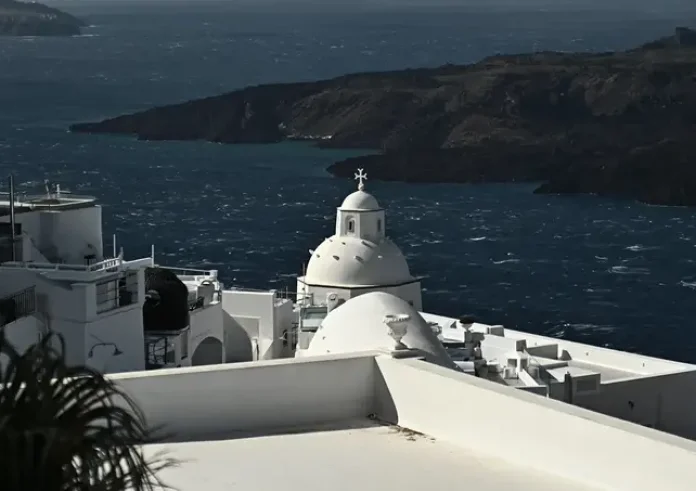 Η Σαντορίνη θα αντέξει έναν σεισμό 6 Ρίχτερ, τα χειρότερα έχουν περάσει – Καθησυχαστικός ο Κώστας Παπαζάχος