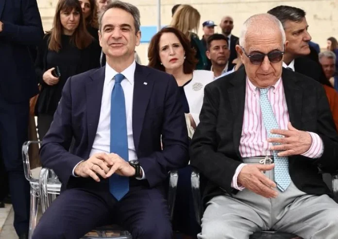 Όλοι μιλάνε για την εμφάνιση του Κακλαμάνη στην παρέλαση και όχι άδικα