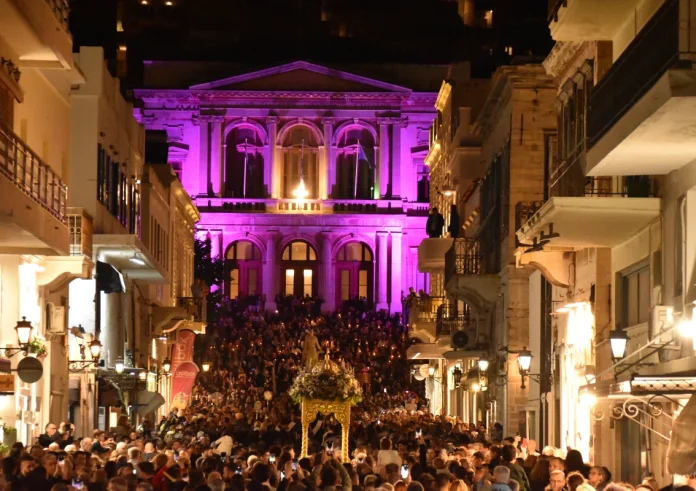 Πάσχα: Ταξίδια στην Ελλάδα με ελκυστικές τιμές της τελευταίας στιγμής
