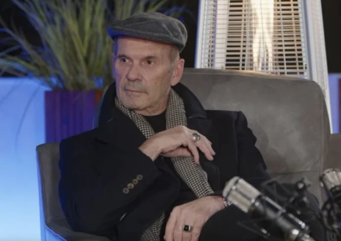 Πέτρος Κωστόπουλος: «Την κεράτωσα 17 φορές» - «Κέρατο έχουν φάει όλοι»