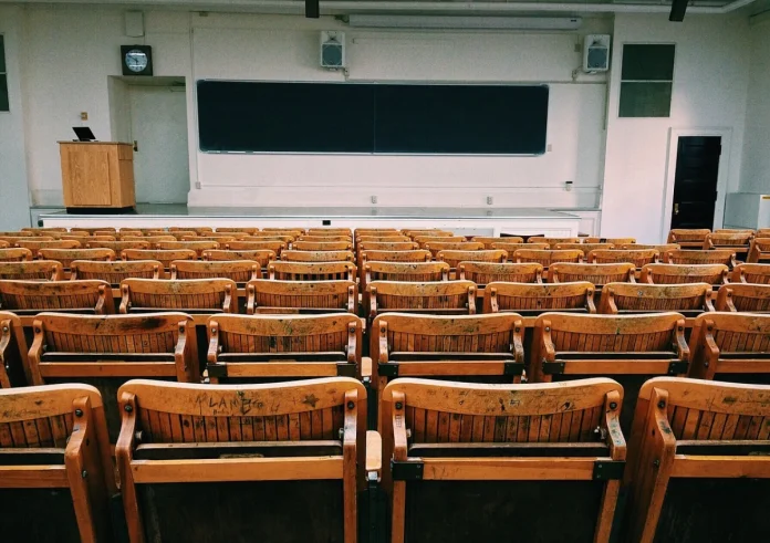 Δίδασκε χωρίς πτυχίο σε ΑΕΙ επί 18 χρόνια